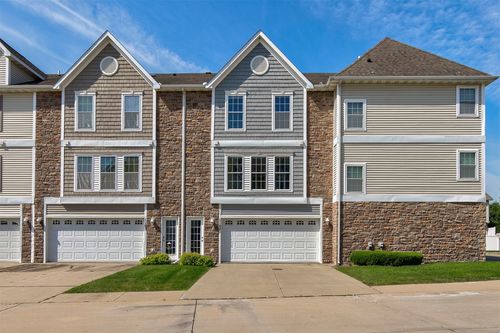 unit-1102-8302 Westown Pkwy, West Des Moines, IA, 50266-1610 | Card Image