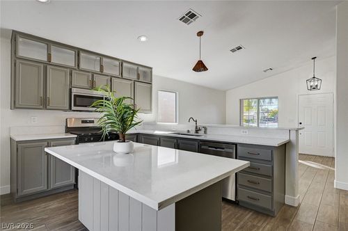 7648 Catalina Harbor Street, Las Vegas, NV, 89131 | Card Image