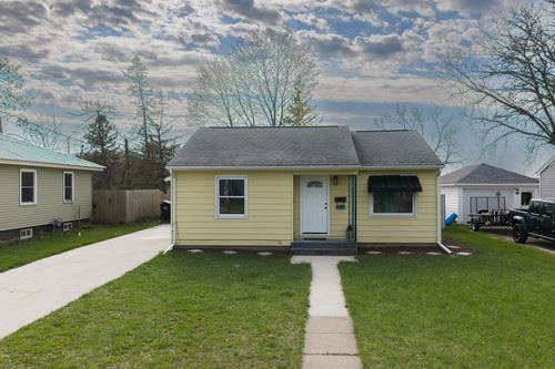 1727 Stoughton Ave, Tomah, WI, 54660-2737 | Card Image