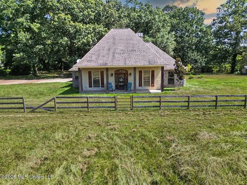 19 Sara Ln, Natchez, MS, 39120-8624 | Card Image