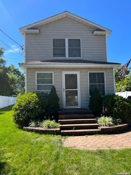 104 Hawthorne Ave, West Babylon, NY, 11704-7306 | Card Image