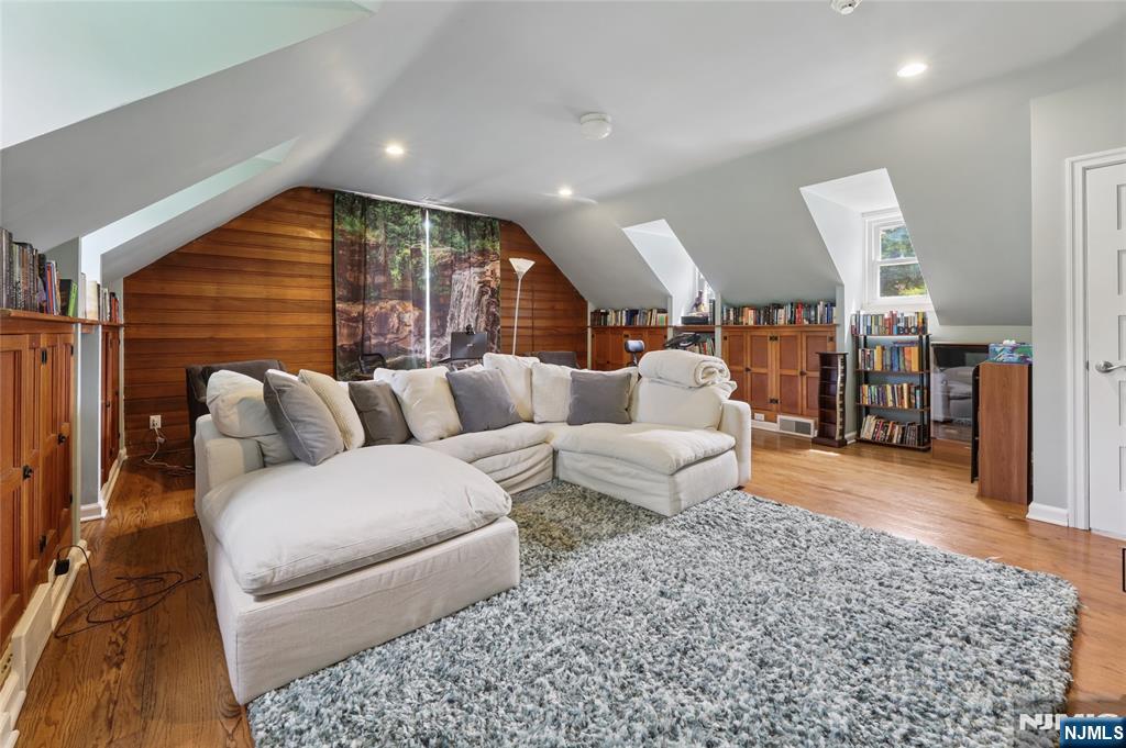 Residential in Teaneck 4