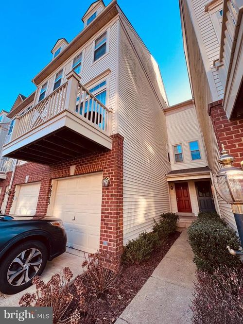 46375 Pryor Sq, STERLING, VA, 20165-7266 | Card Image