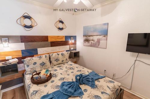 9228-6300 Seawall Blvd, Galveston, TX, 77551-2219 | Card Image