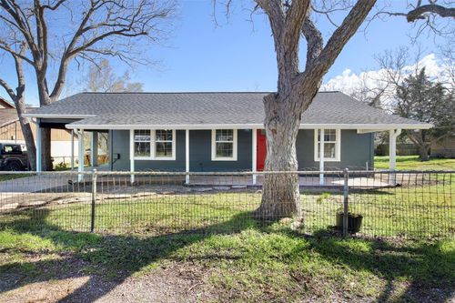 407 N Amthor St, Bellville, TX, 77418-1705 | Card Image
