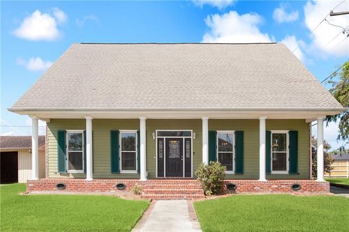 421 Bear Drive, Arabi, LA, 70032 | Card Image