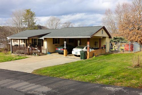 713 Green St, London, KY, 40741-1330 | Card Image