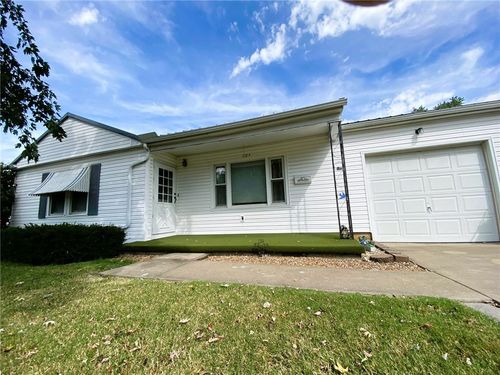 604 W Clark St, Butler, MO, 64730-1004 | Card Image
