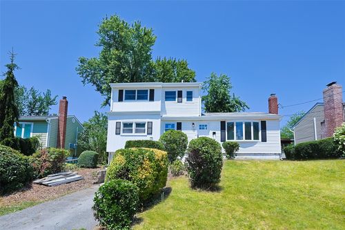 120 Glenwood Rd, Glenwood Landing, NY, 11547-3005 | Card Image