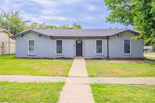1626 Travis St, Garland, TX, 75042-5082 | Card Image