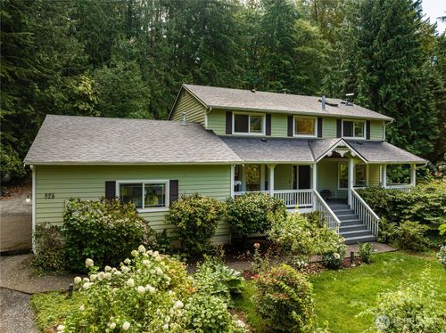 825 204th Dr Se, Snohomish, WA, 98290-7607 | Card Image