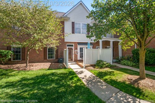 2936 Cottonwood Dr, Waterford, MI, 48328-4910 | Card Image