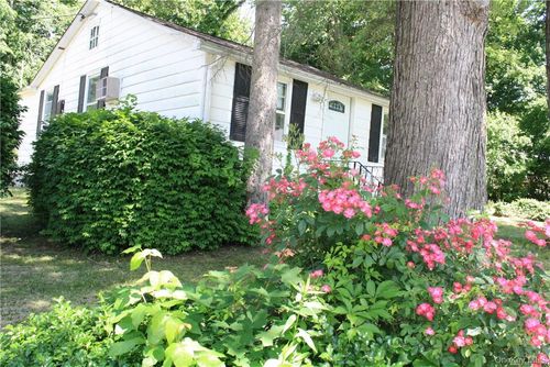 58 Pleasant Dr, Carmel, NY, 10512-6416 | Card Image