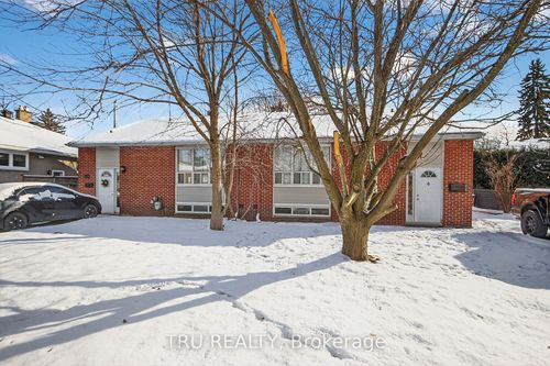 2428-2430 Iris St, Ottawa, ON, K2C1C6 | Card Image