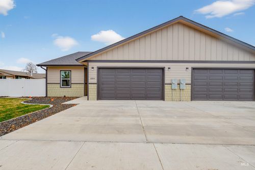 b-606 Warner Ave, Lewiston, ID, 83501-5127 | Card Image