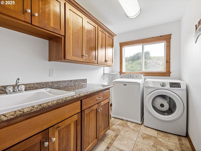 33678 Marys River Estates Rd, House other with 5 bedrooms, 3 bathrooms and 2 parking in Philomath OR | Image 18
