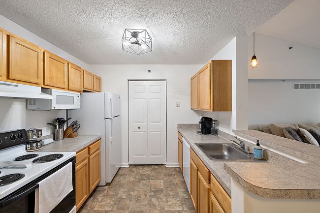 12303 Pinehurst Ln, Condo with 2 bedrooms, 2 bathrooms and null parking in Grand Blanc MI | Image 24