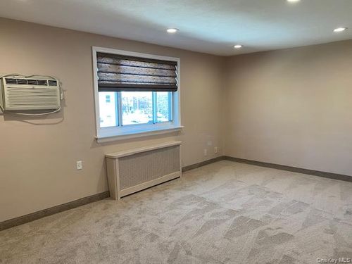 e-2-263-17 74th Ave, Glen Oaks, NY, 11004-1140 | Card Image