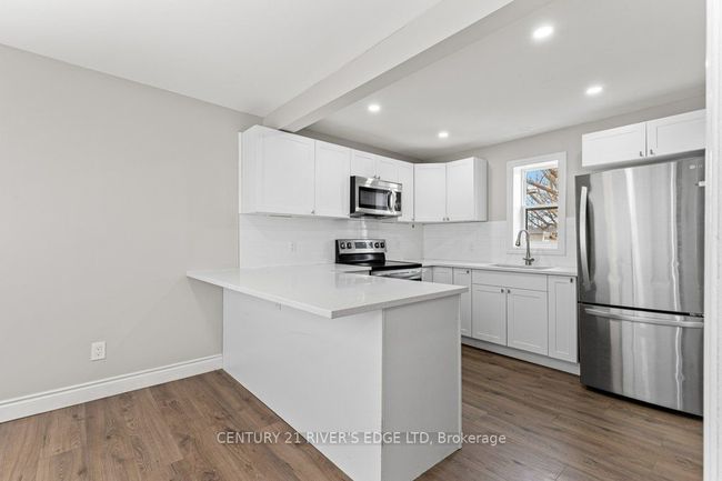 18 Main St E, House attached with 2 bedrooms, 1 bathrooms and null parking in Athens ON | Image 4