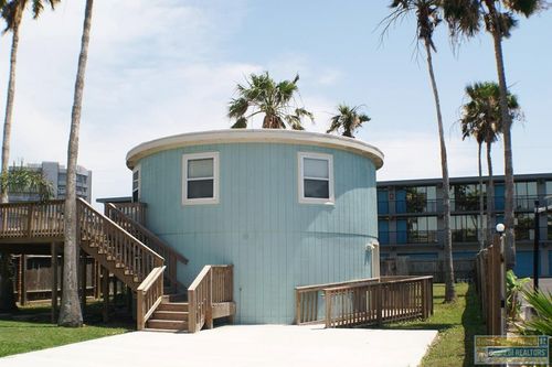 111 E Tarpon St, South Padre Island, TX, 78597-6816 | Card Image