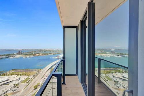 2403-398 Ne 5th St, Miami, FL, 33132-2053 | Card Image