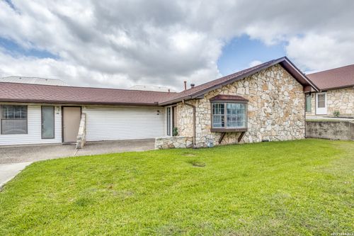603-603 Oak Park Dr, Boerne, TX, 78006-2954 | Card Image
