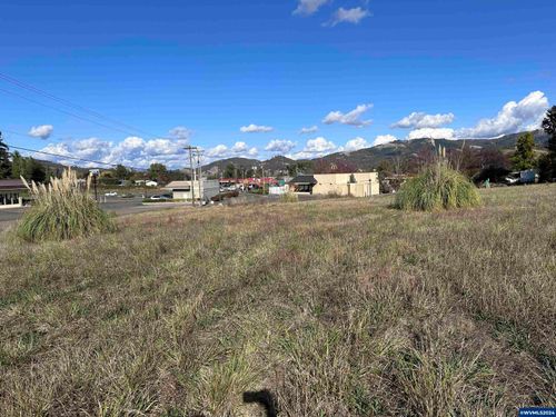 4885 Grange Rd, Roseburg, OR, 97471-4763 | Card Image