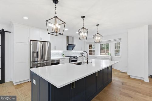 10412 Samaga Dr, OAKTON, VA, 22124-1625 | Card Image