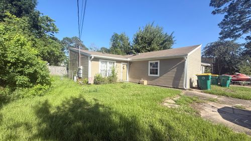 649 Carnathan Ct, Fort Walton Beach, FL, 32547-1063 | Card Image