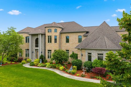 9425 43rd Ave, Pleasant Prairie, WI, 53158-3732 | Card Image