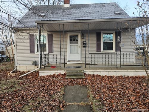 22161 Tuscany Ave, Eastpointe, MI, 48021-4015 | Card Image