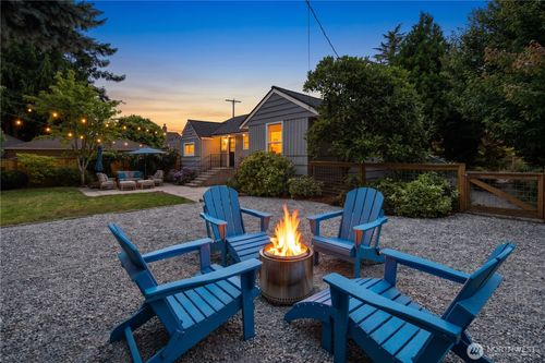 11202 Marine View Dr Sw, Seattle, WA, 98146-1620 | Card Image