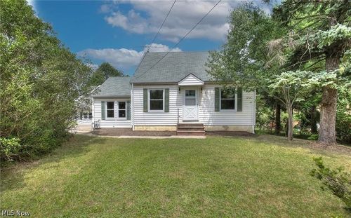 33901 Eddy Rd, Willoughby Hills, OH, 44094-8394 | Card Image