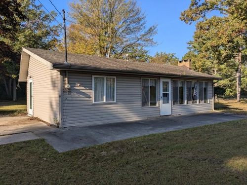 5533 E County Line Rd, South Branch, MI, 48761-9533 | Card Image