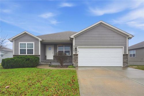 31847 W 172nd St, Gardner, KS, 66030-9181 | Card Image