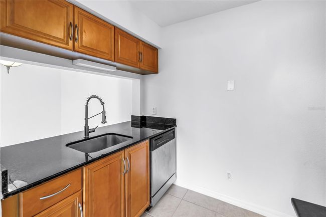 APT-103 - 3300 Haviland Ct, Condo with 1 bedrooms, 1 bathrooms and null parking in PALM HARBOR FL | Image 7