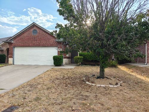 10625 Braewood Dr, Fort Worth, TX, 76131-3936 | Card Image