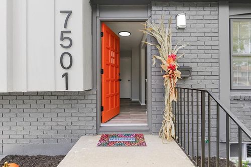 7501 E 118th Pl, Kansas City, MO, 64134-3930 | Card Image
