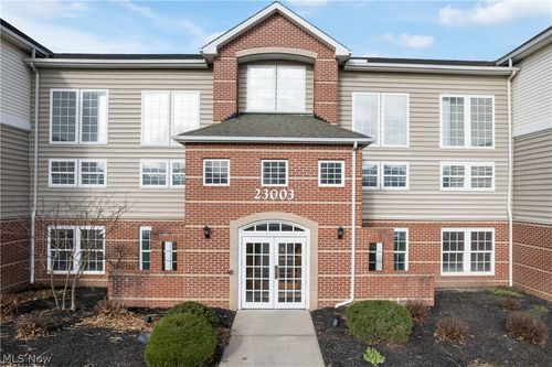 224-23003 Chandlers Ln, Olmsted Falls, OH, 44138-3267 | Card Image
