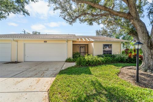 3052-4299 Oakhurst Cir E, SARASOTA, FL, 34233-1422 | Card Image