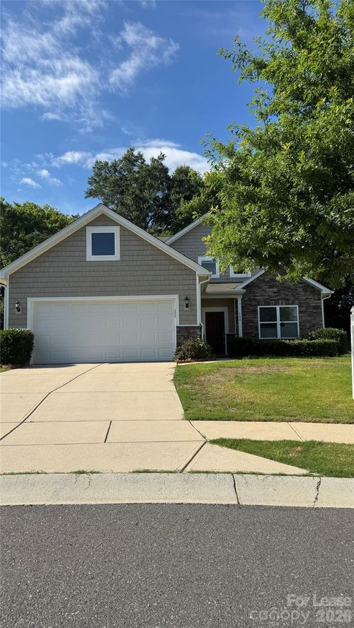 504 Twelve Oaks Ln, Fort Mill, SC, 29708-0066 | Card Image