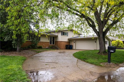 1423 Golf Ter, Danville, IL, 61832-1253 | Card Image