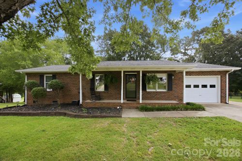105 Ashburne Dr, Shelby, NC, 28152-8174 | Card Image