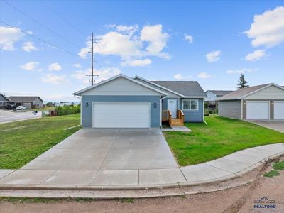 1308-HILL-TOP-CIRCLE - 1308 Other, House other with 2 bedrooms, 2 bathrooms and null parking in Belle Fourche SD | Image 3