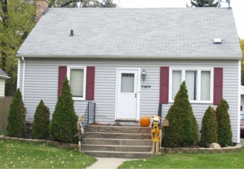 17614 Community St, Lansing, IL, 60438-2015 | Card Image