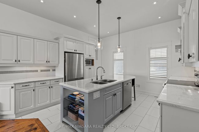 56 Pinot Trail, House other with 4 bedrooms, 4 bathrooms and 3 parking in Niagara on the Lake ON | Image 9