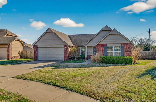3009 Bryce Cir, Bartlesville, OK, 74006-6370 | Card Image