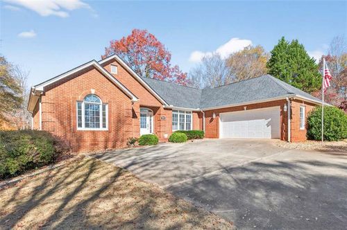 301 Oak Ridge Dr, Maysville, GA, 30558-5629 | Card Image