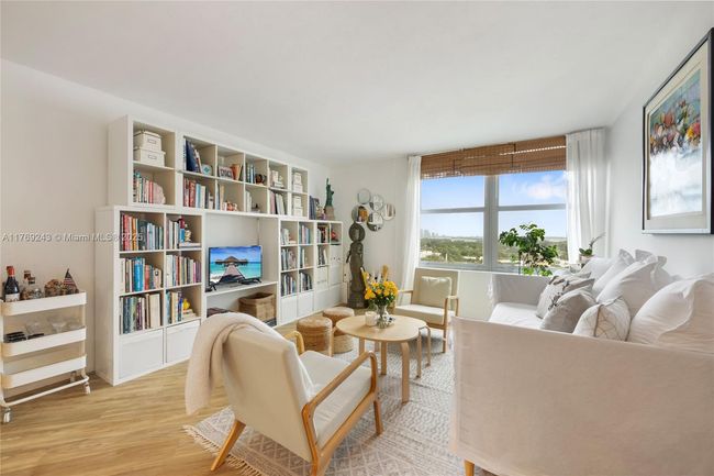 APT-1638 - 2899 Collins Ave, Condo with 1 bedrooms, 1 bathrooms and null parking in Miami Beach FL | Image 4