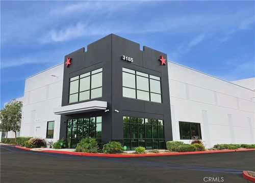 3185 Palisades, Corona, CA, 92878 | Card Image